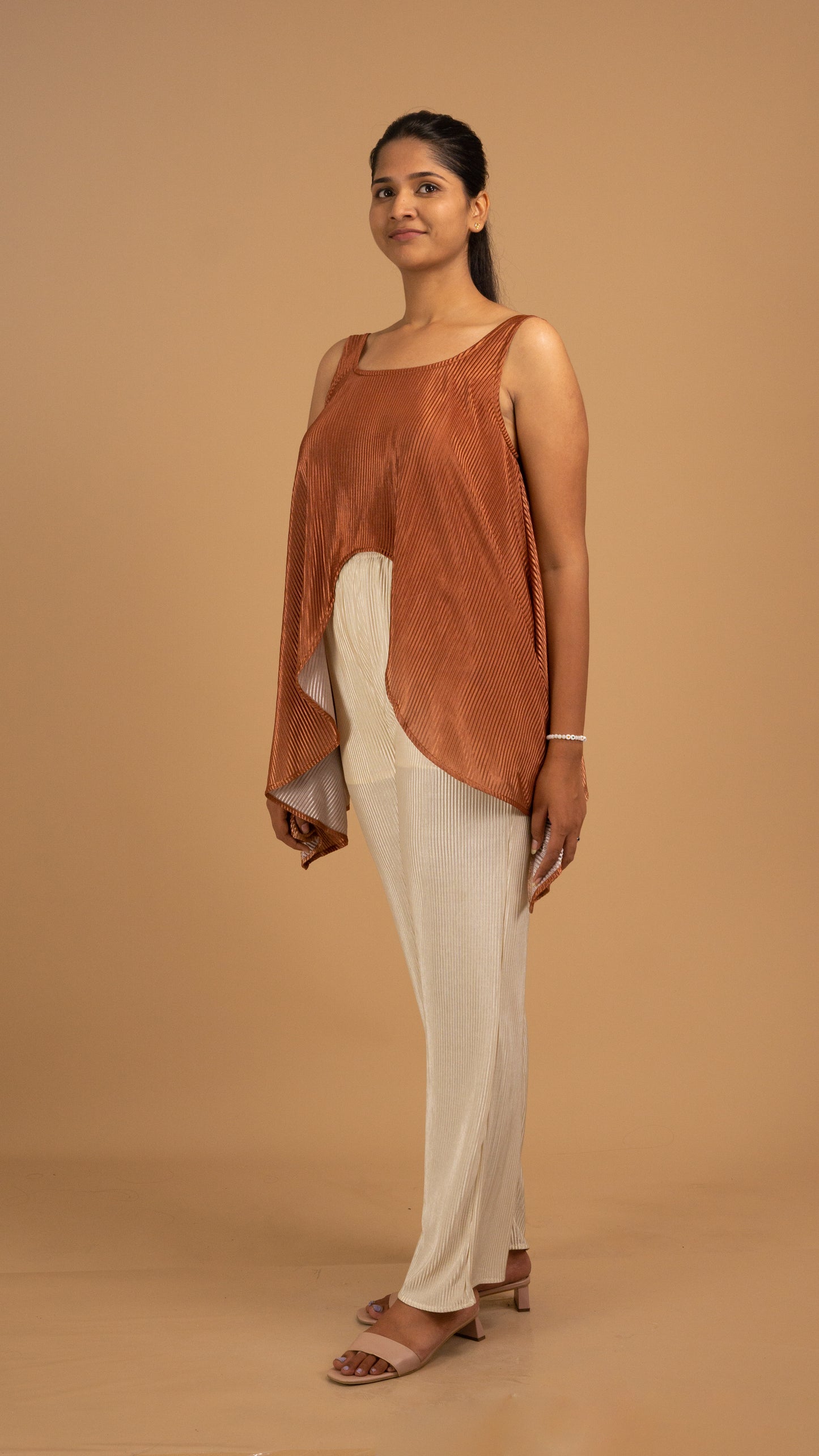 The Écru Silhouette Flow Tank