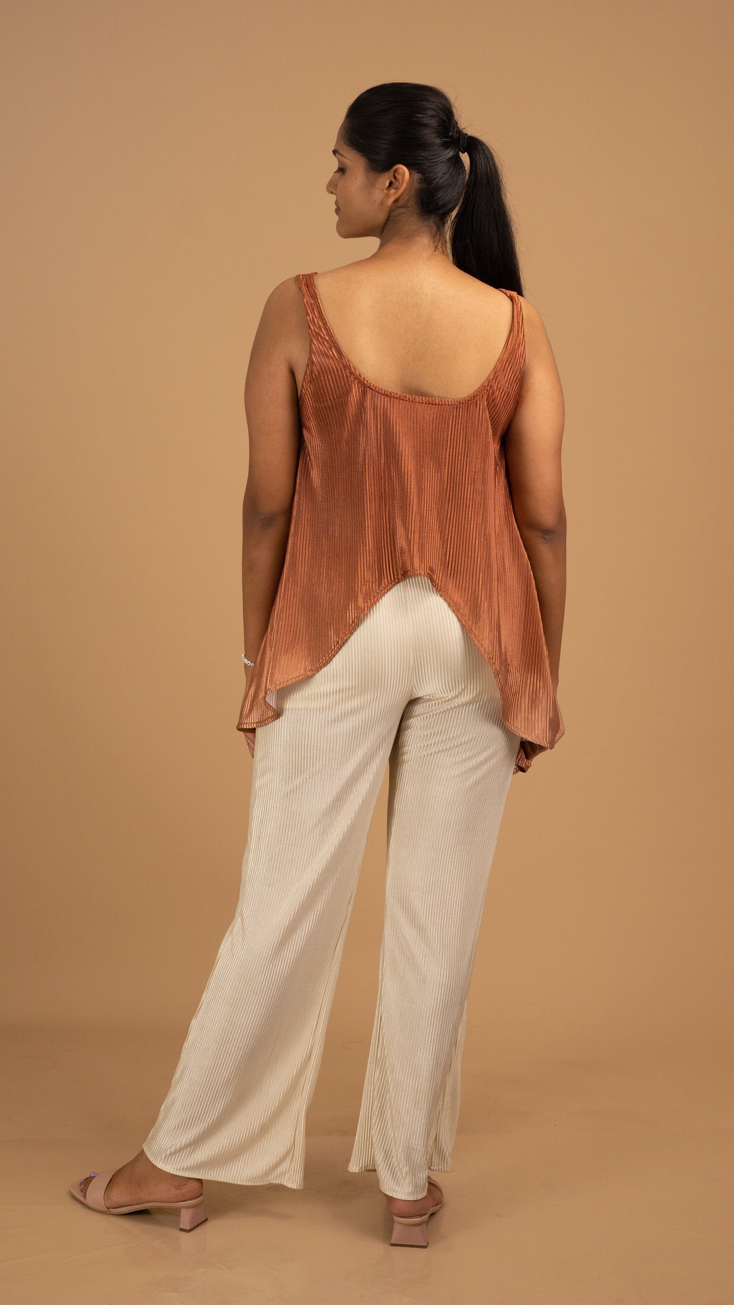 The Écru Silhouette Flow Tank