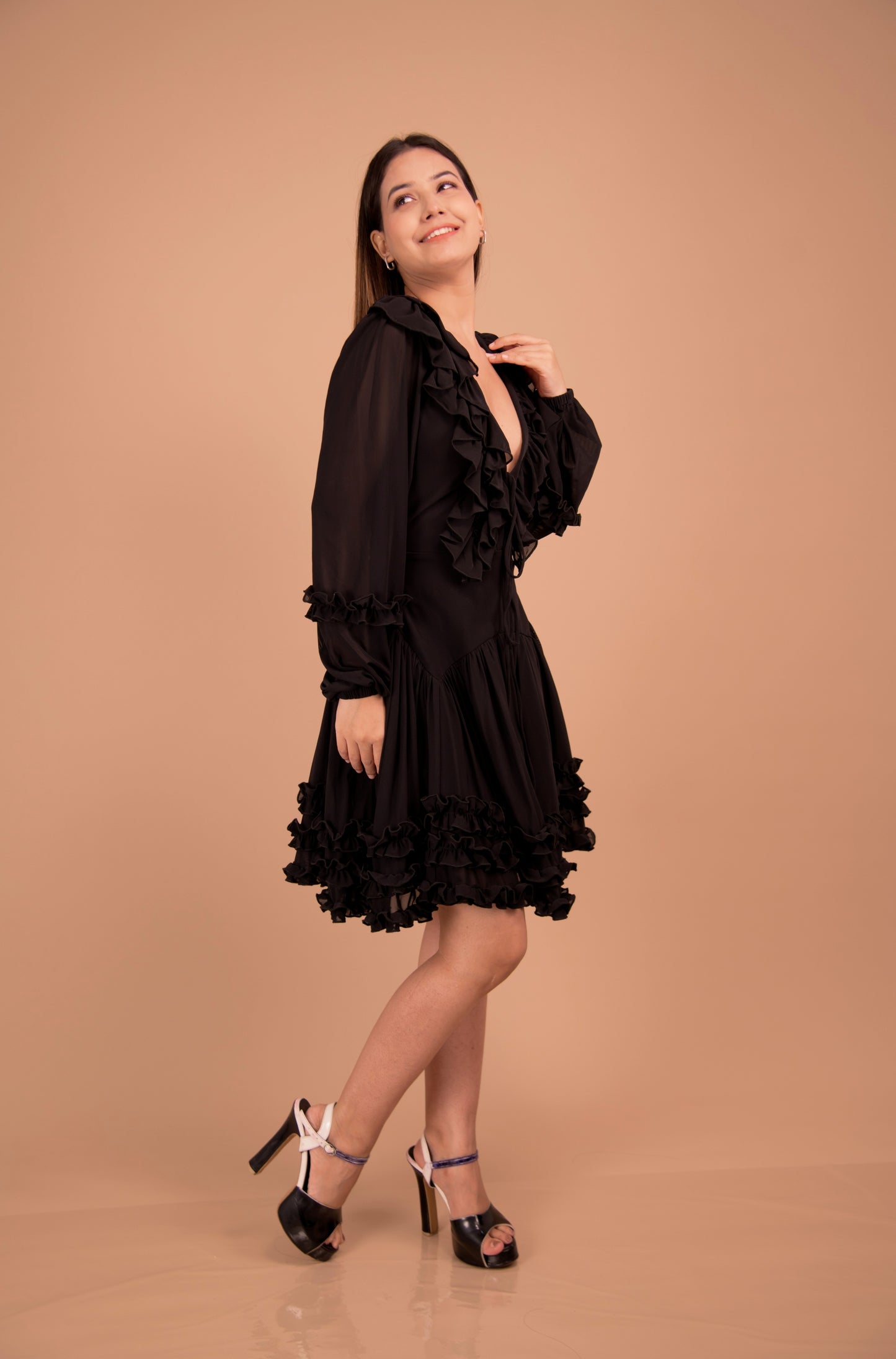 Éclat Noir — Flounce-Trim Net Mini