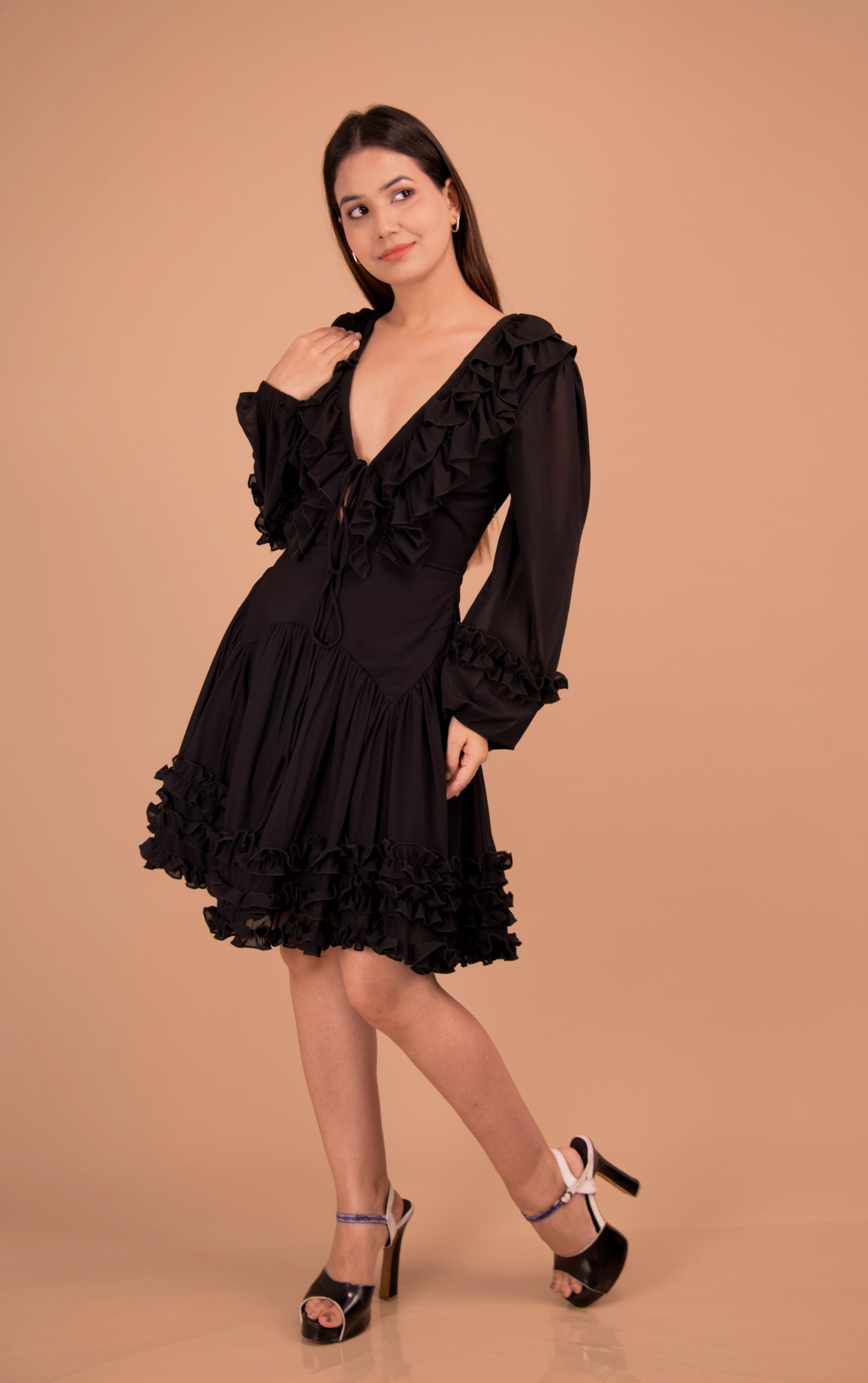 Éclat Noir — Flounce-Trim Net Mini