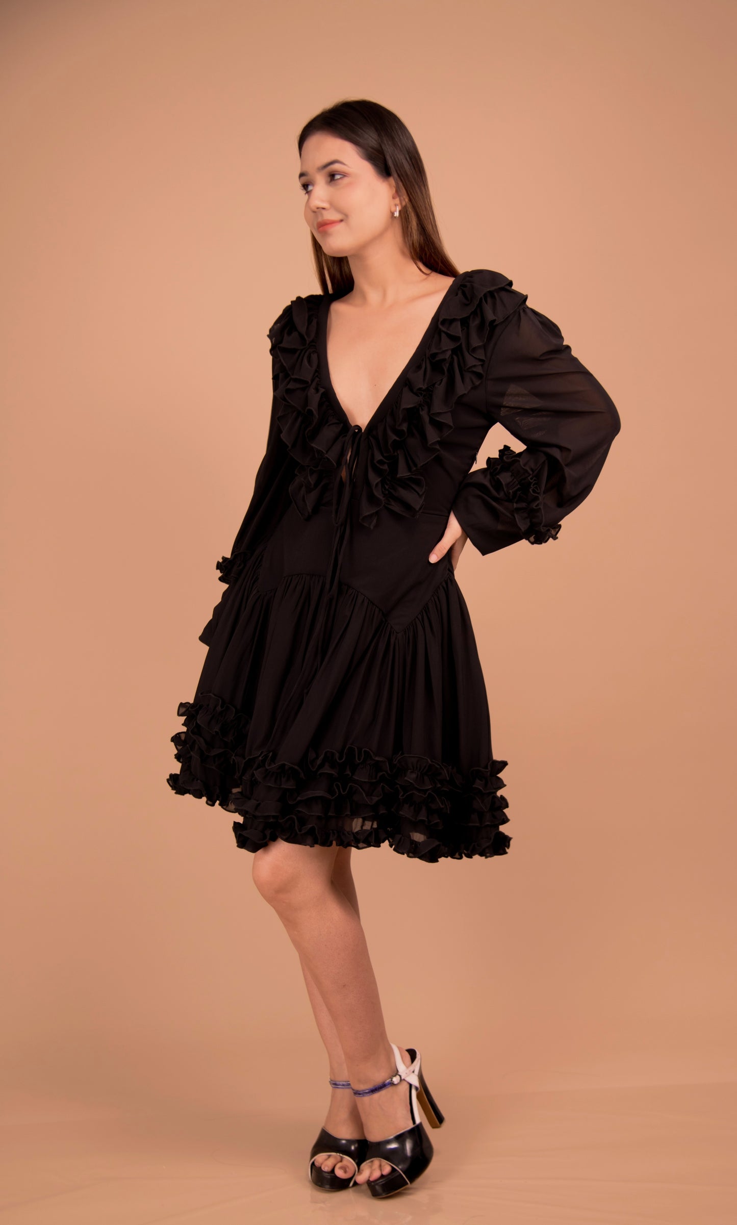 Éclat Noir — Flounce-Trim Net Mini