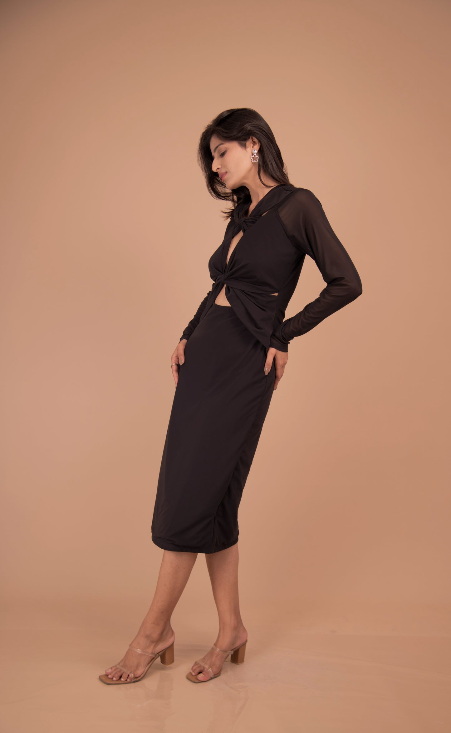 The Noir Éclat Twist Midi Dress